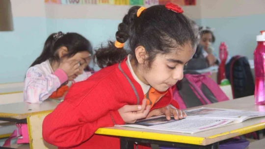 Aynı çatı altında hem öğrenciler hem de aileleri eğitim alıyor