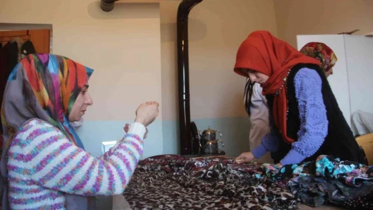 Aynı çatı altında hem öğrenciler hem de aileleri eğitim alıyor