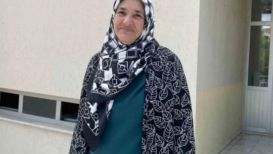 Azmin başarısı: İlk, orta ve lise eğitimini dışarıdan tamamladı, 70 yaşında üniversiteli oldu
