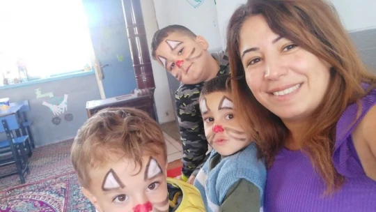 Azmin ismi Yeşim öğretmen: Engelleri aştı, 3 üniversite bitirdi 2'sine devam ediyor