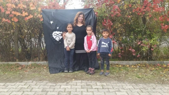 Azmin ismi Yeşim öğretmen: Engelleri aştı, 3 üniversite bitirdi 2'sine devam ediyor