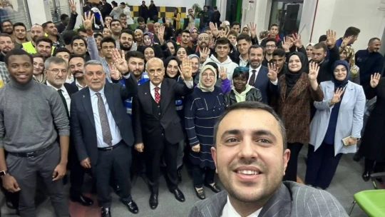 Bakan Kirişci, söylediği türküyle kulakların pasını sildi