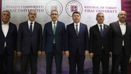 Bakan Tunç, Rektör Göktaş ile bir araya geldi