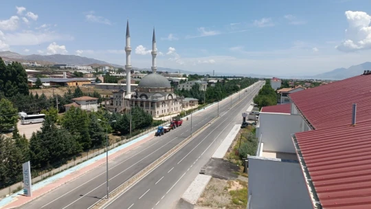 Başkan Çadırcı, 'OSB yolunu 60 milyonluk yatırım ile hak ettiği standarda yükselttik'