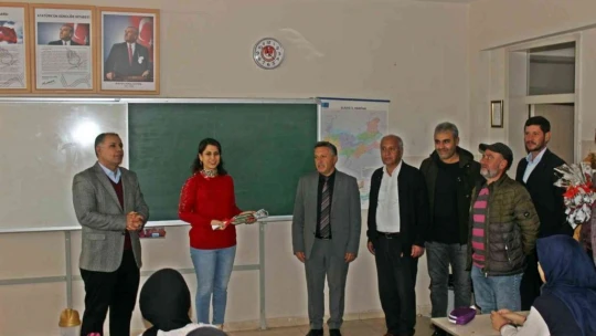 Başkan Çadırcı öğretmenlerin gününü kutladı