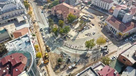 Başkan seçim öncesi söz vermişti, kent şantiye alanına döndü