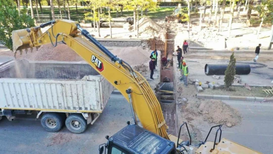 Başkan Şerifoğulları, 'Şehrimizi güçlü altyapısı ve kalıcı hizmetlerle en güzel şekilde yarınlara hazırlıyoruz'