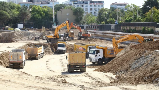 Kent Meydanı İnşaat'ı Hızla Devam Ediyor