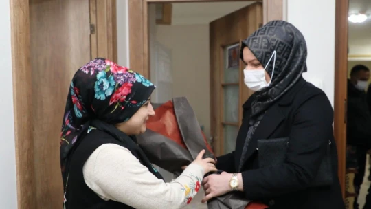 Başkan Şerifoğulları depremde yakınlarını kaybeden ailelerle bir araya geldi
