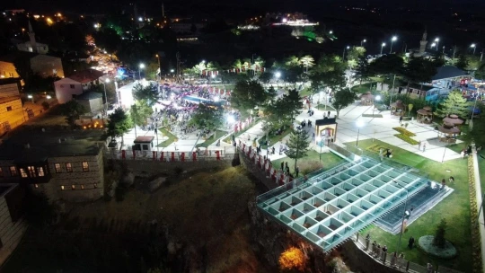 Balakgazi Parkı ve Cam Seyir Terası Tören İle Açıldı