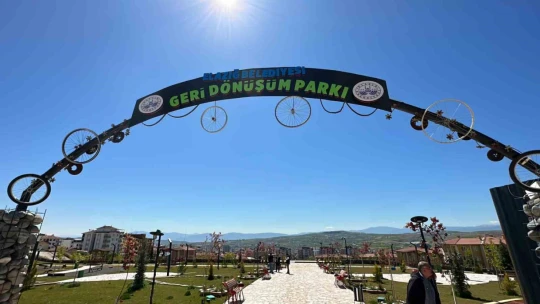 Başkan Şerifoğulları, Geri Dönüşüm Parkı'na zarar verilmesine tepki gösterdi