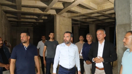 Başkan Şerifoğulları, Kapalı Çarşı ve 15 Temmuz Demokrasi Meydanındaki çalışmaları inceledi