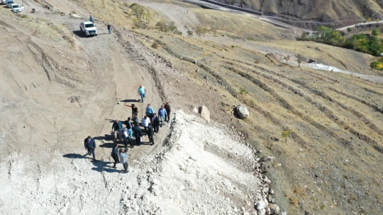 Başkan Şerifoğulları Tarihi Hüseynik Yolu'nda İncelemelerde Bulundu
