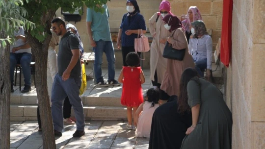 Bayram tatilinde vatandaşlar Harput'a akın etti