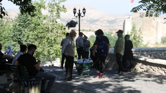 Bayram tatilinde vatandaşlar Harput'a akın etti
