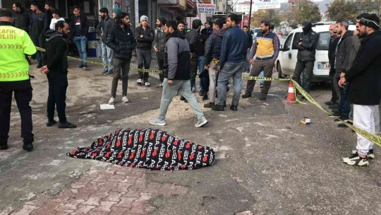 Beton mikserinin altında kalan kadın hayatını kaybetti