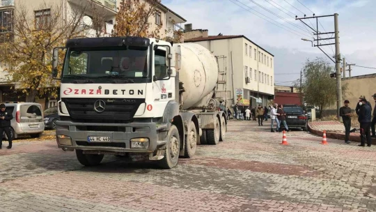 Beton mikserinin altında kalan kadın hayatını kaybetti