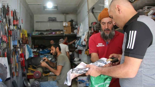 Bıçak bileme ustalarının 'Kurban Bayramı' yoğunluğu