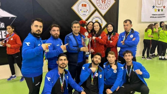 Bilek Güreşi Şampiyonasında FÜ'den büyük başarı