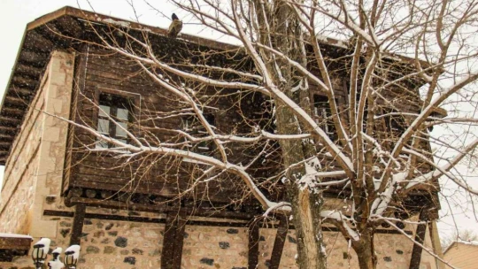 Bin 200 rakımlı Harput'ta kar güzelliği