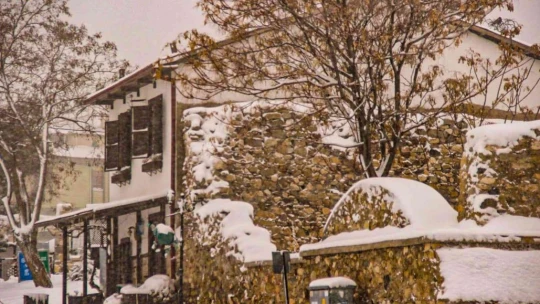 Bin 200 rakımlı Harput'ta kar güzelliği