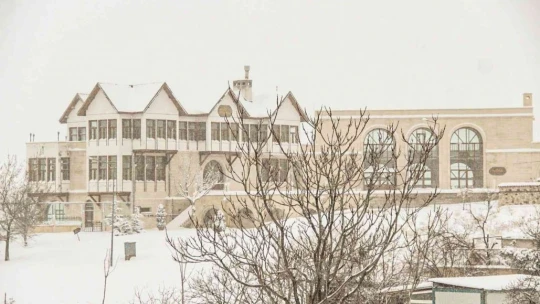 Bin 200 rakımlı Harput'ta kar güzelliği