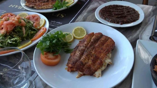 Binlerce İnsan Seyr-ül Keban'a Akın Ediyor