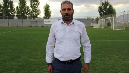 Bir dönem tribünlerden desteklediği takımını şimdi başkan olarak yaşatmaya çalışıyor