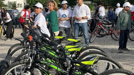 Bisiklet Günü'nü pedal çevirerek kutladılar