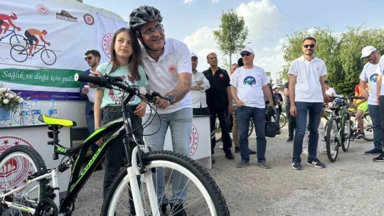 Bisiklet Günü'nü pedal çevirerek kutladılar