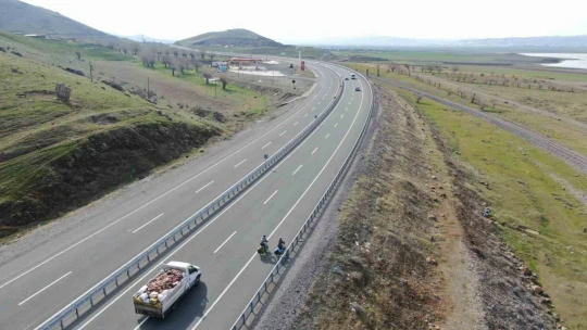 Bisikletle dünya turu yapan Fransız çift, 'Hayatımda ilk defa bu kadar iyi niyetli insanlarla karşılaştım'