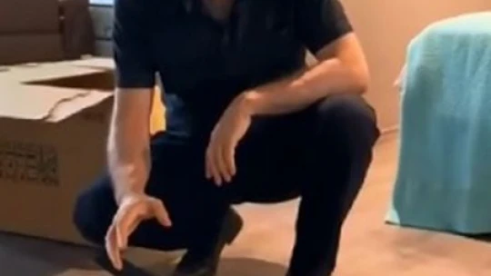 Bitkin halde bulunan kızıl akbaba, ekiplere teslim edildi