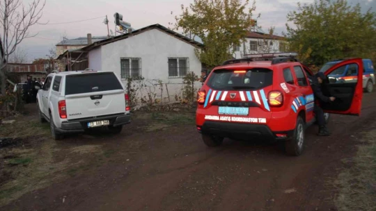 Bu kadarına da pes dedirten hırsızlık: Kamyonla köye gelen hırsızlar 15 evi talan etti