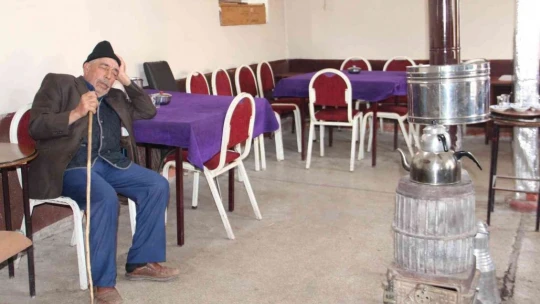 Bu kahveye oyun oynamaya değil uyumaya geliyorlar