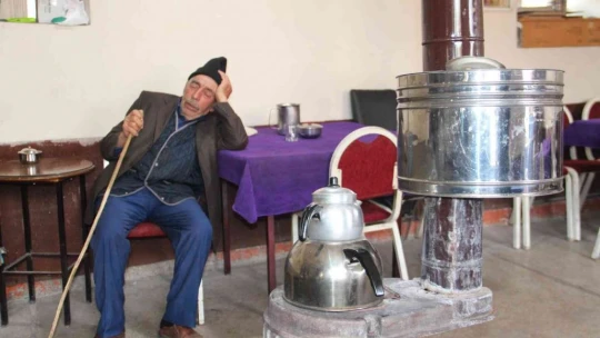 Bu kahveye oyun oynamaya değil uyumaya geliyorlar
