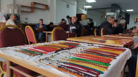 Çay ocağında sergilenip 81 ile gönderiliyor