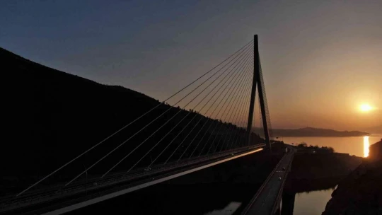 Çelik miktarı ile Eyfel'e eşdeğer Kömürhan Köprüsü'nde günbatımı güzelliği