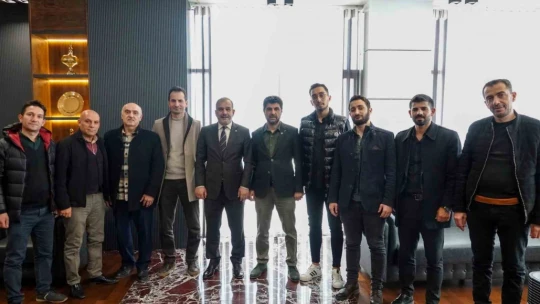 Çemişgezekliler Derneği üyeleri Başkan Alan ile bir araya geldi