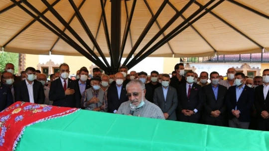 Kemal Kılıçdaroğlu teyzesinin cenaze törenine katıldı