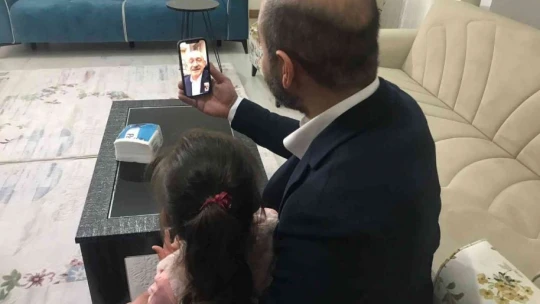 CHP Genel Başkanı Kılıçdaroğlu, Elazığ depreminin simgesi 'Yüsra Bebek' ile görüştü