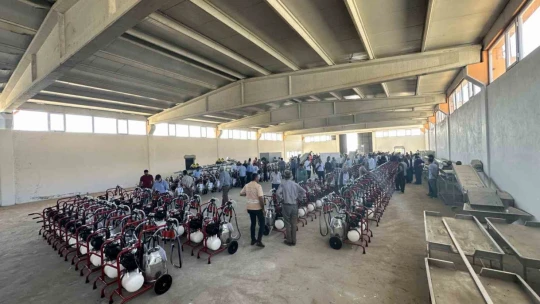 Çiftçilere yüzde 70 hibe ile 122 adet süt sağım makinesi dağıtıldı
