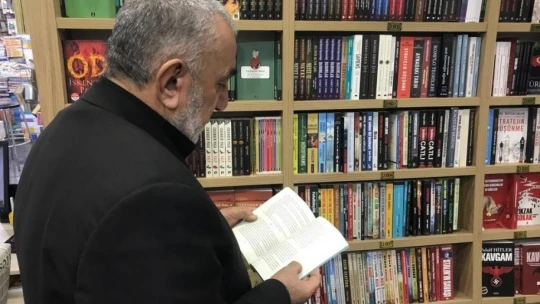 Çobanlık yaparken çöpten bulduğu kitap hayatını değiştirdi