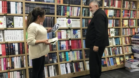 Çobanlık yaparken çöpten bulduğu kitap hayatını değiştirdi