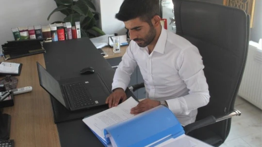 Çobanlık yaparken hukuk fakültesini kazandı, şimdi savcılık sınavına hazırlanıyor