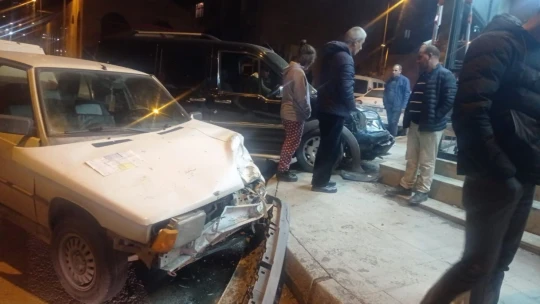 Çocuk sürücü dehşet saçtı, 3 kişi ölümden döndü: Kaza kameraya saniye saniye yansıdı