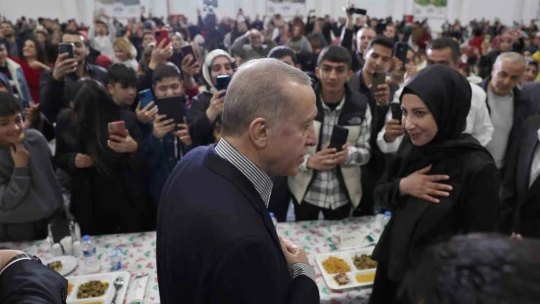 Cumhurbaşkanı Erdoğan Elazığ'da depremzedelerle iftarda buluştu
