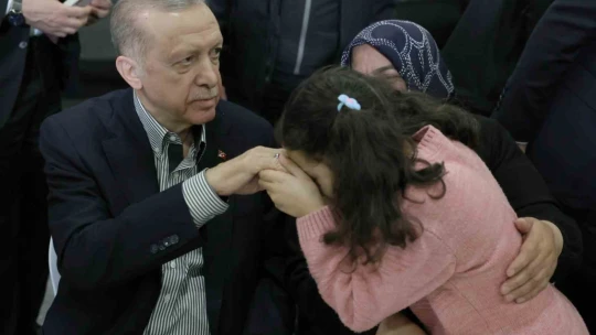 Cumhurbaşkanı Erdoğan Elazığ'da depremzedelerle iftarda buluştu