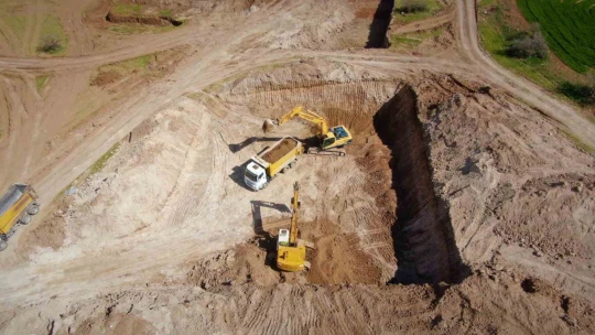 Cumhurbaşkanı tarafından Elazığ'da temelleri atılan TOKİ konutlarında çalışmalar sürüyor