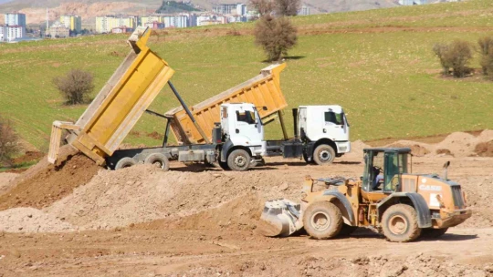 Cumhurbaşkanı tarafından Elazığ'da temelleri atılan TOKİ konutlarında çalışmalar sürüyor