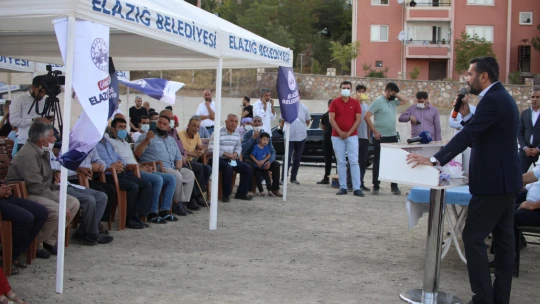 Cumhuriyet Mahallesi Sarı ve Beyaz Evlerde Tapu Sevinci